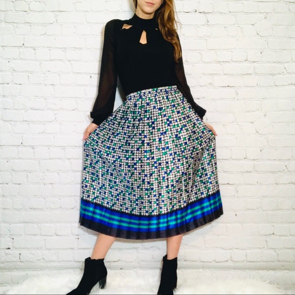 Vintage Silky Blue + Green Pleated Twirl Skirt ❤️ - Picture 2 of 7